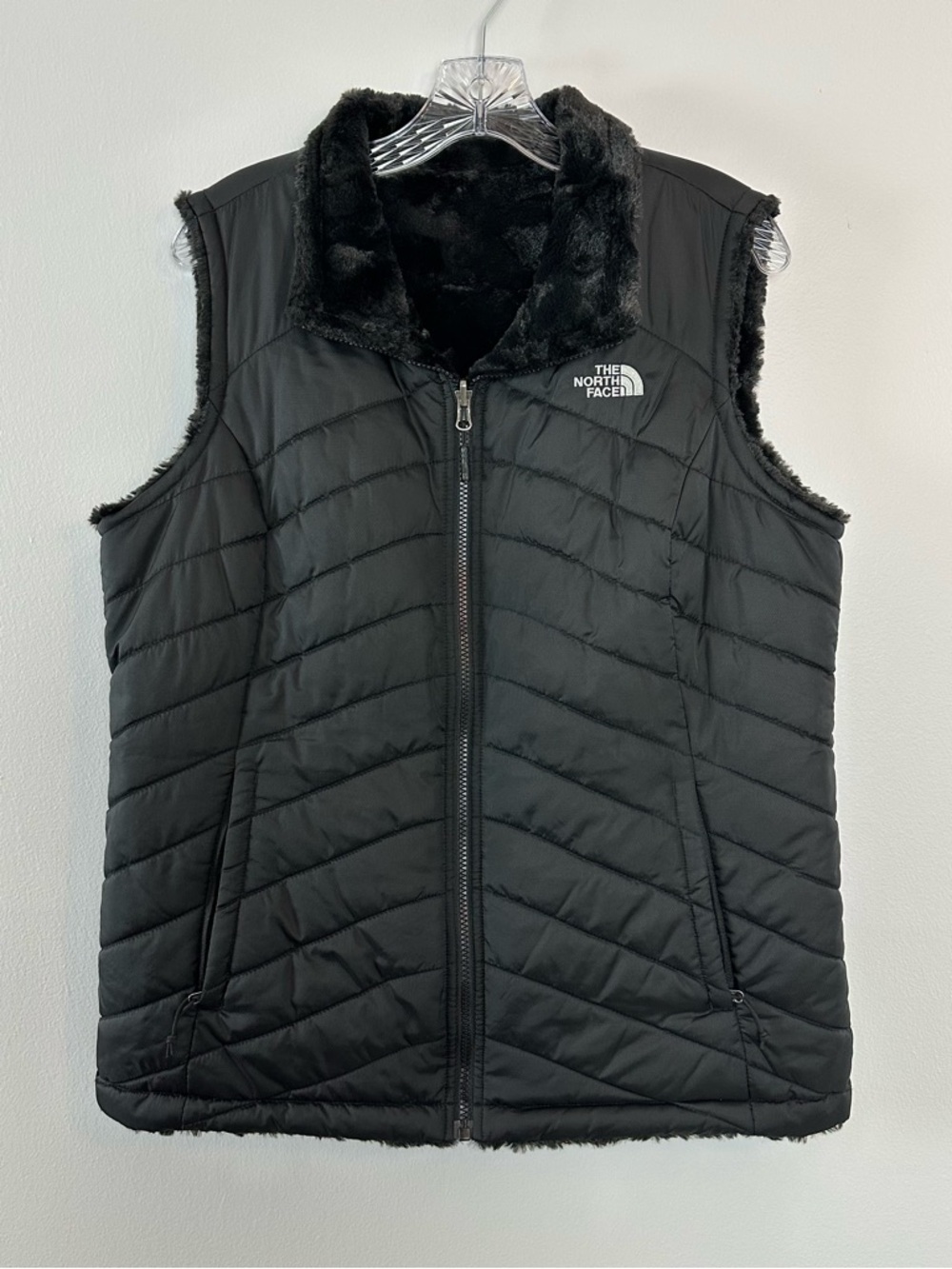 The North Face Black Reversible Quilted Fleece-Lined Large Vest